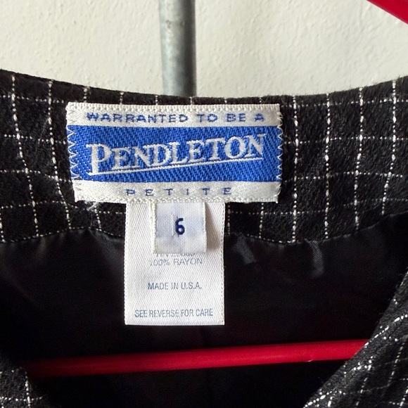 Vintage Pendleton Cropped Rayon Blazer Size 6P - Picture 2 of 3